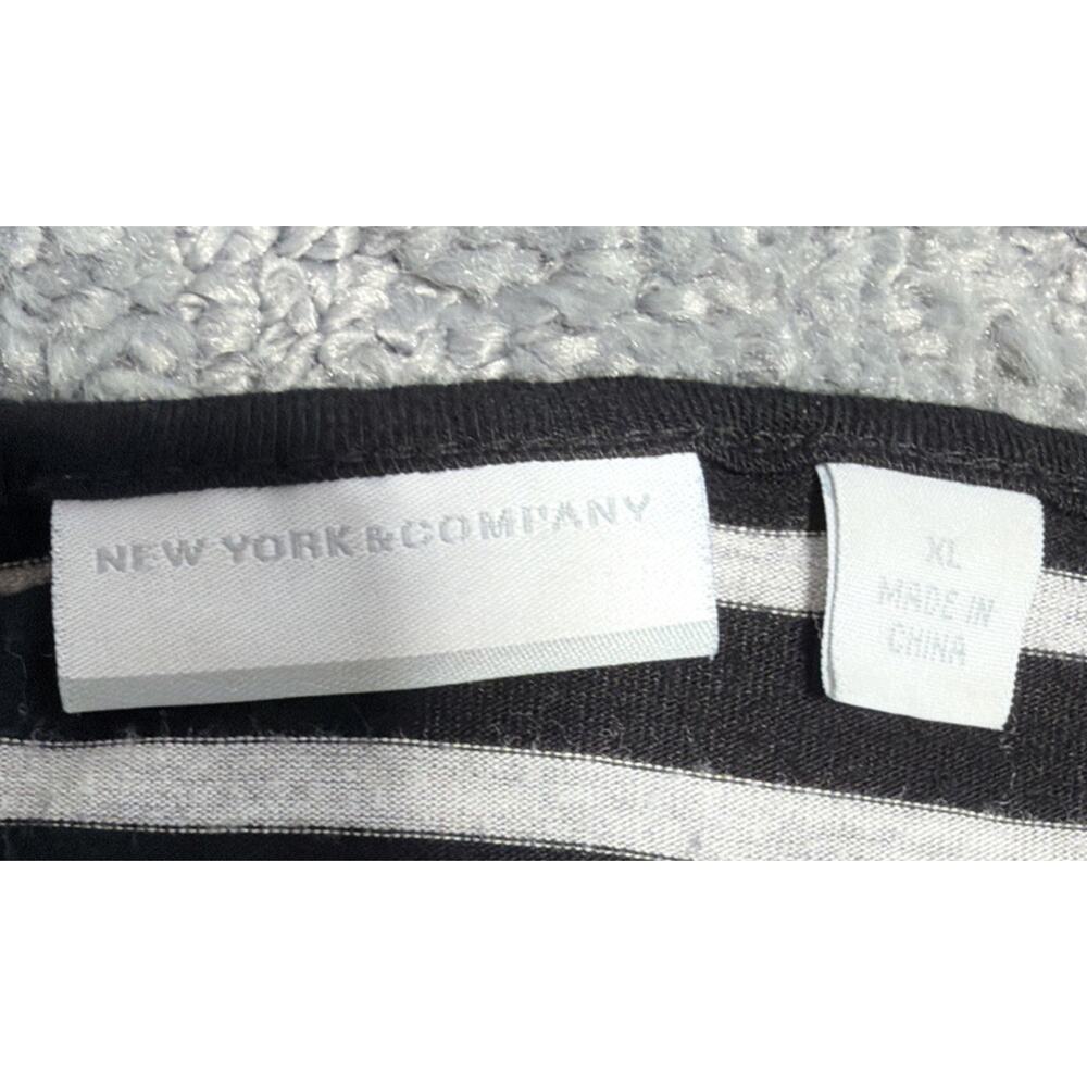 NY&C New York & Company XL Black White Striped Short Sleeve Floral Detail Tunic - Picture 5 of 6